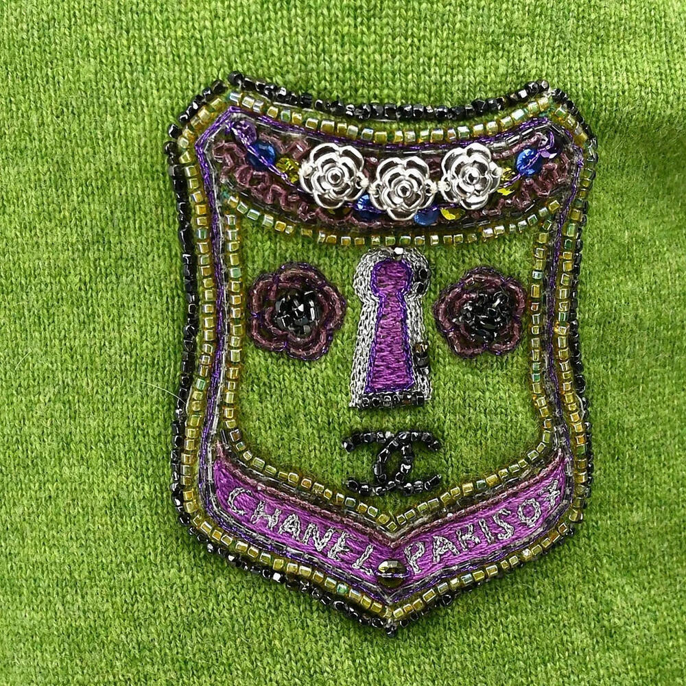 Vintage 2007 Chanel 07A Green Purple Sweater FR-36 Embroidered CC Crest Cashmere - Picture 6 of 9